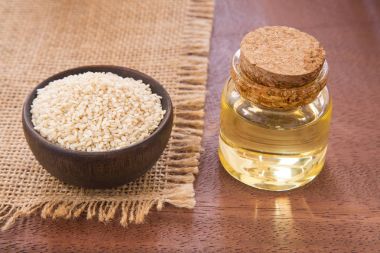 Konteyner ve cam şişe yağda organik susam