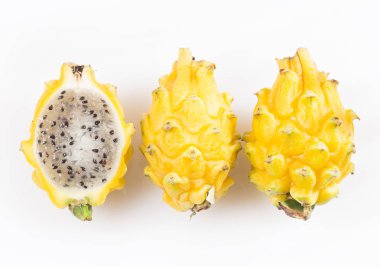 Beyaz arka planda - Selenicereus megalanthus sarı pitahaya ya da ejderha meyve