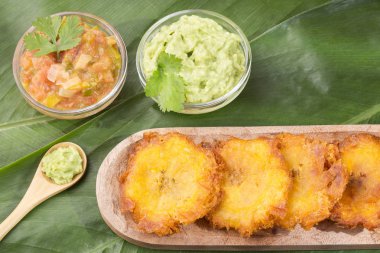 Patacon yeşil muz (toston, tachino düzleştirilmiş adet kızarmış)