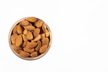 Prunus dulcis, soyulmuş badem. Metin uzayı