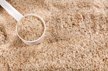 Kabızlığı azaltmak için kuru psiko kabuk lifleri.