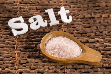 Pembe Himalaya deniz tuzu ince buğday ve kristalleri