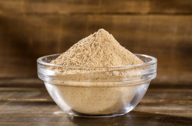 Organik maca tozu - Lepidium meyenii.