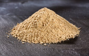 Organik maca tozu - Lepidium meyenii.