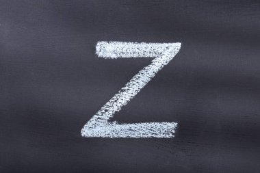 Tebeşirle yazılmış alfabenin Z harfi