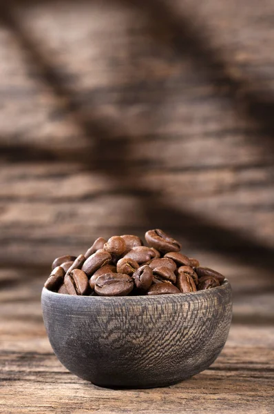 Καβουρδισμένοι Κόκκοι Καφέ Ξύλινο Μπολ Coffea — Φωτογραφία Αρχείου