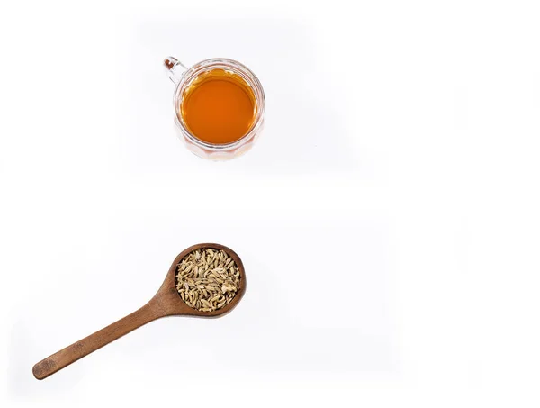 Foeniculum Vulgare Gyógynövénytea Édeskömény Tea Üvegpohárban Szárított Édesköménymaggal — Stock Fotó