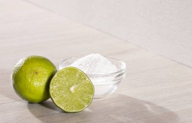 Diş fırçası, bikarbonat ve limon - Citrus latifolia