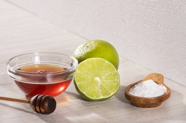Bal, limon ve yüz maskesi için kabartma tozu
