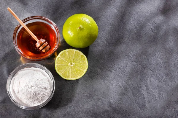 Honey, lemon and baking soda for face mask