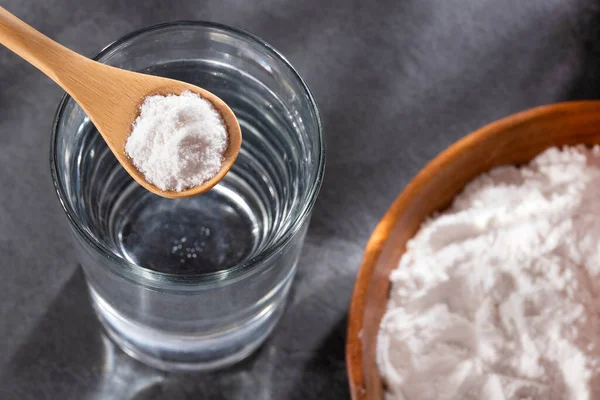 Cuchara Con Bicarbonato Sodio Para Mezclar Con Agua — Foto de Stock