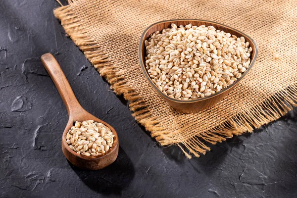 Hordeum Vulgare Holzschale Mit Perlgerste — Stockfoto