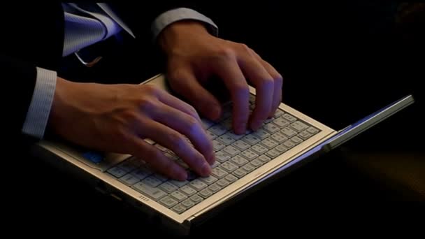 Текст Клавиатуре Ноутбука — стоковое видео