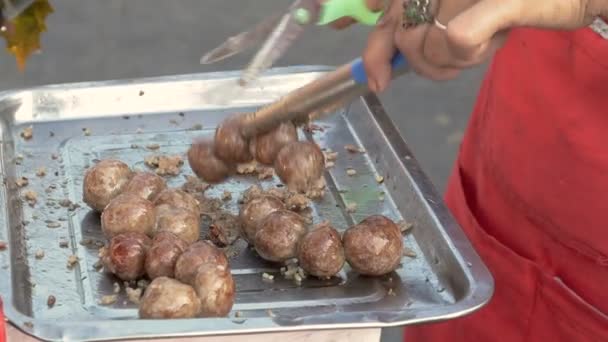 Ταϊλάνδη Street Food Έχει Πολλά Νόστιμα Πιάτα Και Πολλά Είδη — Αρχείο Βίντεο