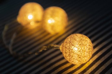 Parti için dekoratif ışıklar, Noel Xmas, Mutlu yıllar, şenlik, etkinlik, mutlu yıllar, kutlama, tebrikler tasarım.