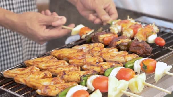 Gegrilltes Schweinesteak Oder Thai Stil Barbecue Schweinefleisch Auf Dem Nachtmarkt — Stockvideo