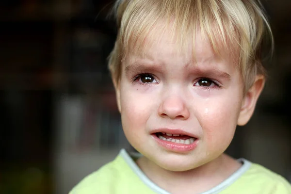 Retrato emocional infantil — Fotografia de Stock