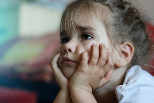 Emotionales Kinderporträt — Stockfoto