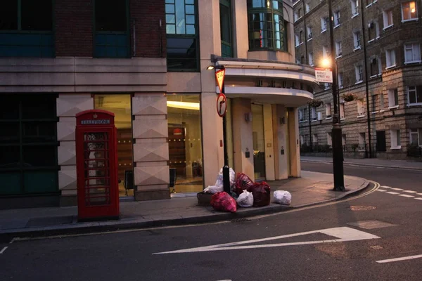 Typowy Londyńskiej Ulicy Godzinach Wieczornych Soho Londyn Wielka Brytania — Zdjęcie stockowe