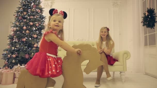 Kerst familie fotoshoot binnenshuis — Stockvideo