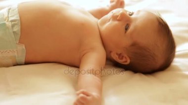 Anne bebeğini Giydir