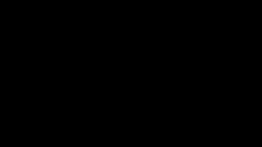 Elektrik ampulü siyah bir zemin üzerine