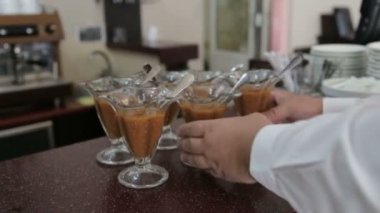 Garson yemekleri düzenleme gıda ile nişanlandı