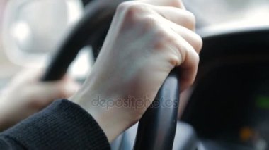 Eller direksiyonda sürme sırasında mans
