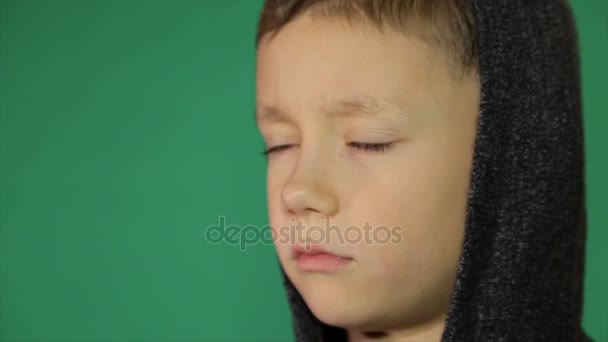 Nervous blinking of a child — Stock Video
