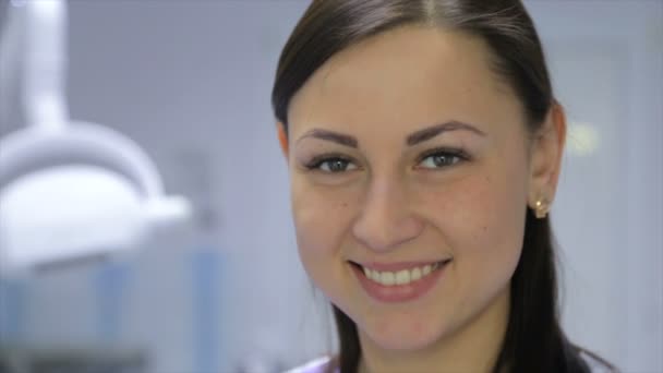 Gadis Dokter Gigi Kantor — Stok Video