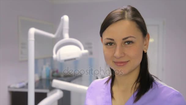 Chica Dentista Oficina — Vídeo de stock