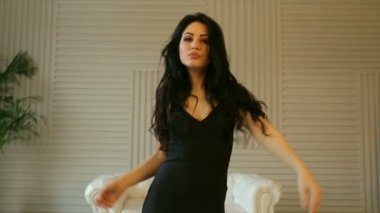 Kameraya poz dans seksi esmer