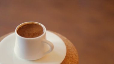 Bir profesyonel kahve makinesi kullanılarak yapılan en yüksek kalitede İtalyanca, Espresso kahve
