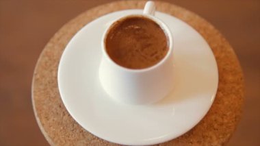 Bir profesyonel kahve makinesi kullanılarak yapılan en yüksek kalitede İtalyanca, Espresso kahve