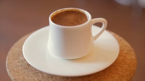 Bir Profesyonel Kahve Makinesi Kullanılarak Yapılan Yüksek Kalitede Talyanca Espresso — Stok video