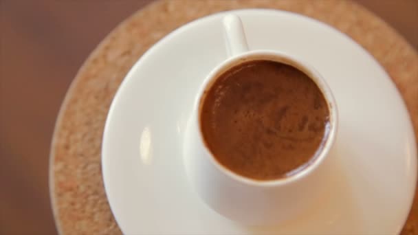 Bir Profesyonel Kahve Makinesi Kullanılarak Yapılan Yüksek Kalitede Talyanca Espresso — Stok video