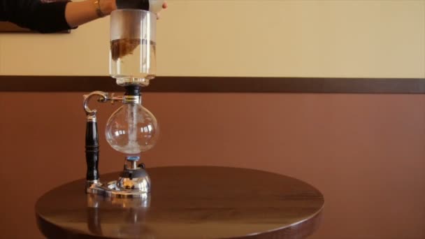 Méthodes Alternatives Fabrication Café Café Infusé Dans Une Fiole Verre — Video