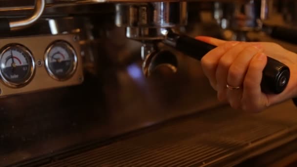 Kaffeemaschine Zur Herstellung Von Cappuccino Espresso — Stockvideo