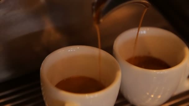 Cafetera Haciendo Café Expreso Capuchino — Vídeos de Stock