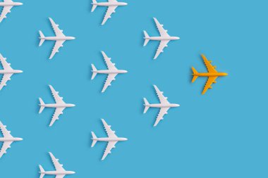 Renkli uçaktan yaratıcılığa sahip liderlik kavramı