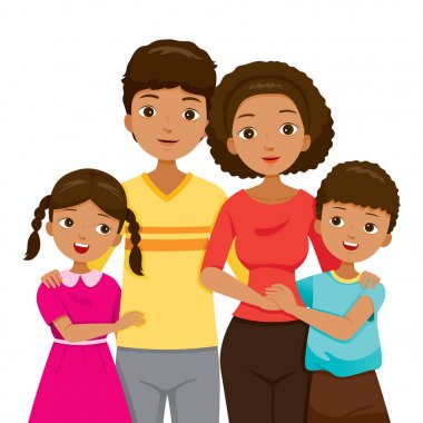 Kızı ve oğlu ebeveynlerinin aile koyu tenli sarılma 