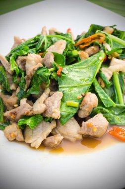 İstiridye soslu kızarmış kale