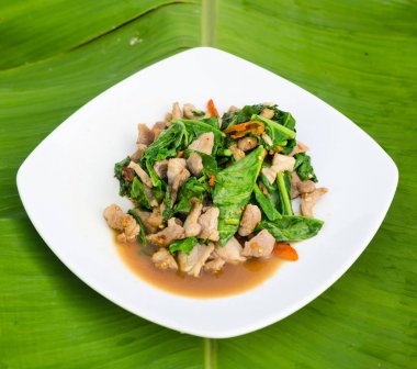 İstiridye soslu kızarmış kale