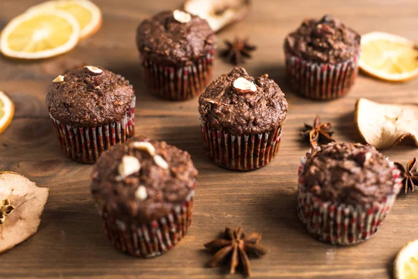 Pastelitos de chocolate con naranja y té —  Fotos de Stock