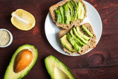 avokado ile kullanışlı tost