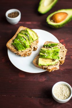 avokado ile kullanışlı tost