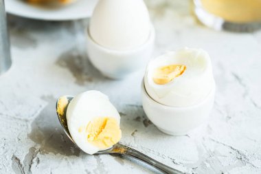 haşlanmış yumurta ve sandviç, Odaya Servis Kahvaltı