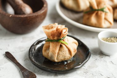 Gözleme torbalar içinde dolu, Rus tatil Maslenitsa