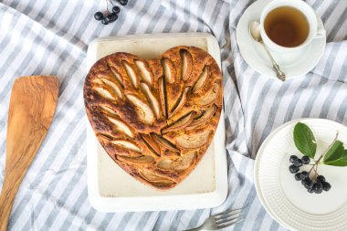 kalp şeklinde pasta