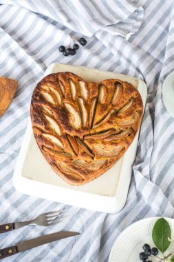 kalp şeklinde pasta